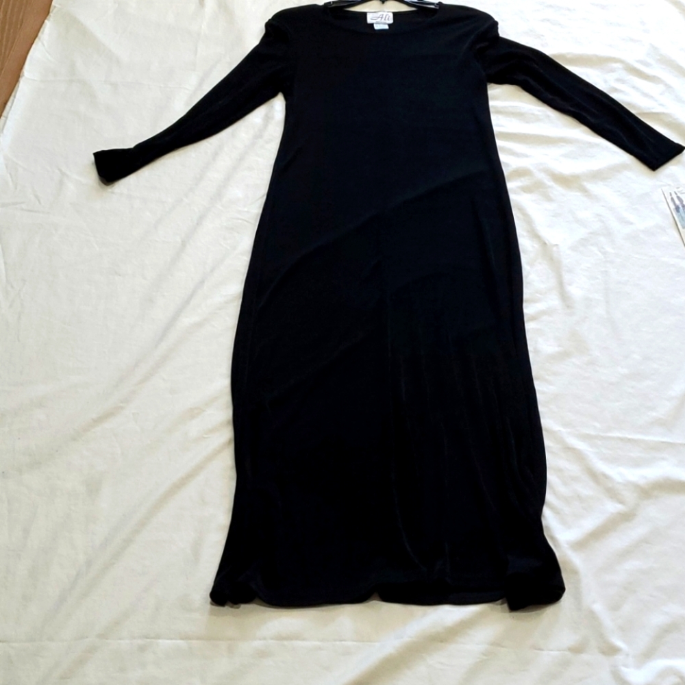 Black long sleeve scoop neck spandex dress